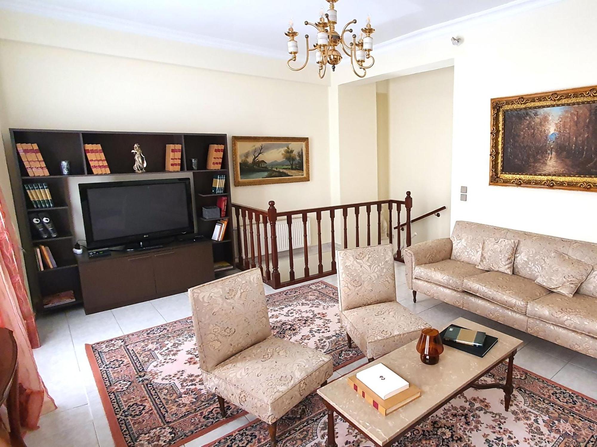 Mando Patrasso - Classical Apartment In The Center Of Patras With Free Parking Exterior foto